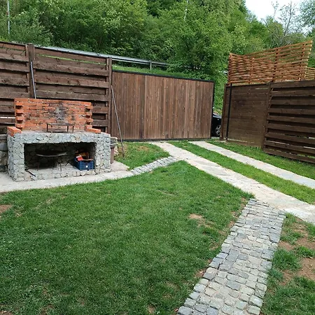 アパート Auto Camp Vinac ヤイツェ