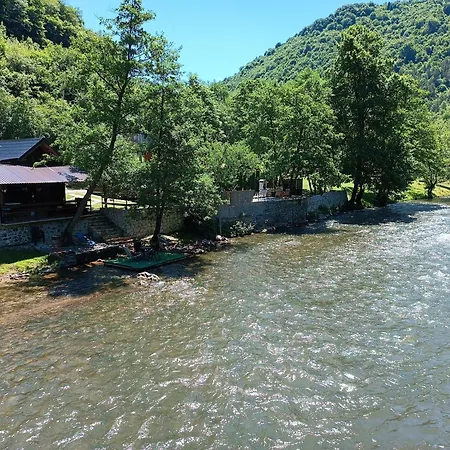 Auto Camp Vinac Apartamento